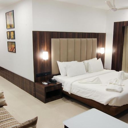 Golden Chariot The Boutique Hotel Bombaim Exterior foto