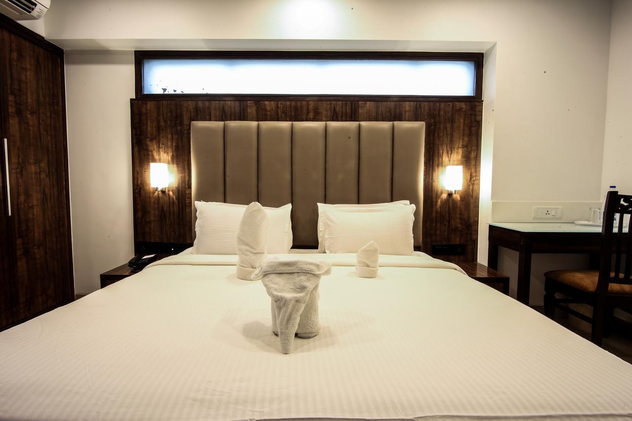 Golden Chariot The Boutique Hotel Bombaim Exterior foto